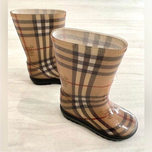 Burberry kids rain boots!! Size 8.5!! Made in Italy!! - Picture 7 of 7